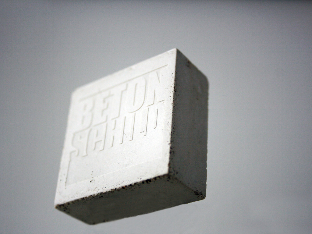 Beton Schild