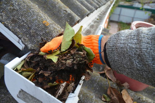 Wartung im Frühling: Ihre Dachrinne und Blechteile im Check