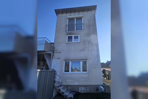 25 Jahre alte Putzfassade erstrahlt in neuem Glanz.