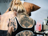 Tattoo & SHINE 2026: Messe Offenburg vereint Tattoos, Yoga, Beauty und moderne Lifestyle-Trends