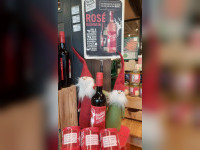 Heißer Hirsch Glühwein im Naturalia Biomarkt